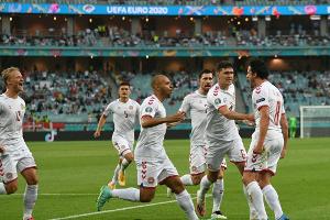 Dänemarks emotionale EM-Reise geht weiter: Erfolg im Duell der Überraschungsteams