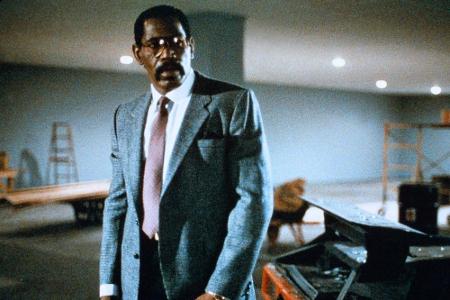1986 spielte er an der Seite von Tommy Lee Jones in 