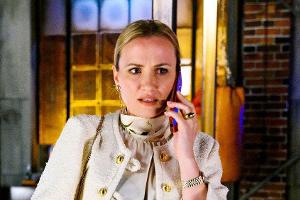 "Alles was zählt": Isabelles Schlachtplan wird durch ein überraschendes Manöver von Kim zunichte gemacht.