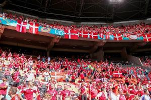 Fast 8000 dänische Fans in Wembley