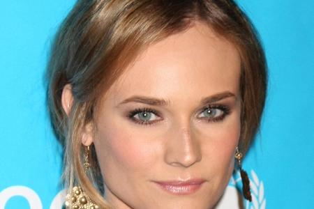 Faszinierend schön und unnahbar war Diane Kruger dann wieder beim UNICEF-Ball 2011 in Beverly Hills.