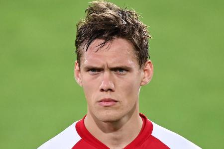 Verteidigte auf der letzten Linie ruhig und ließ sich auch von den dribbelstarken Gegenspieler nur selten aus dem Konzept br...