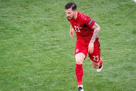 Fand ausgesprochen gut in die Partie und setzte mit bärenstarker Zweikampfquote klare Grenze für das Offensivspiel der Englä...