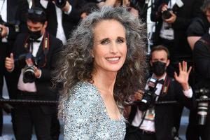 Hollywood-Star Andie MacDowell auf dem roten Teppich beim Filmfestival in Cannes.