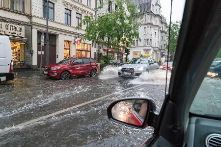 Hochwasser: Schäden am Auto - darauf müssen Sie achten
