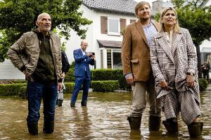 König Willem-Alexander und Königin Máxima zeigen sich bestürzt über die Lage in Valkenburg.