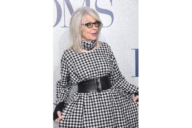 ...Beschuss geraten, indem Vorwürfe der Tochter seiner ehemaligen Lebensgefährtin Mia Farrow erneut laut wurden, Woody Allen...