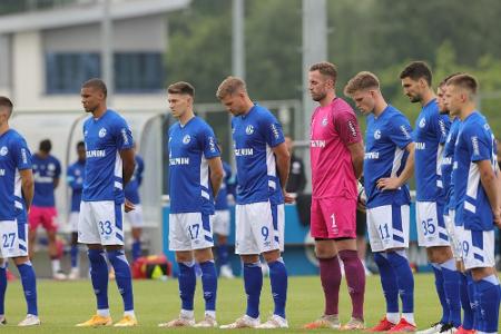 Schweigeminute zum Auftakt der 2. Bundesliga