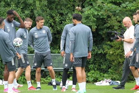 DFB-Team besucht Olympisches Dorf - Schnappschüsse mit Sportlern