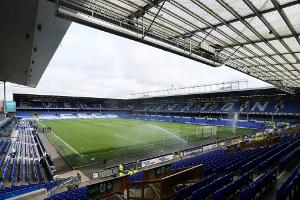 Polizei-Ermittlungen: Everton suspendiert Spieler