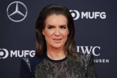 Auch Witt spendet: Eiskunstlauf-Team per Crowdfunding neu eingekleidet