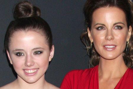 Kate Beckinsale (re.) mit ihrer Tochter Lily Mo Sheen bei einer Veranstaltung 2013.
