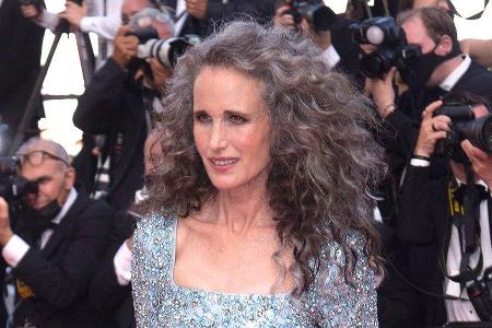 Andie MacDowell färbt ihre Haare nicht mehr.