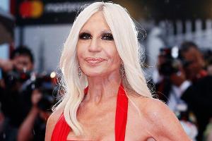 Donatella Versace vermisst ihren Bruder Gianni, der 1997 ermordet wurde.