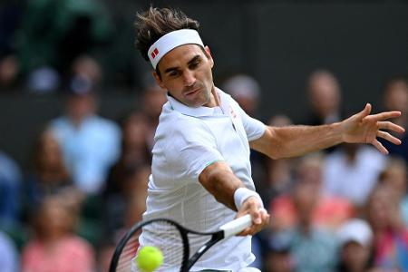 Federer versteigert Kleidung und Equipment