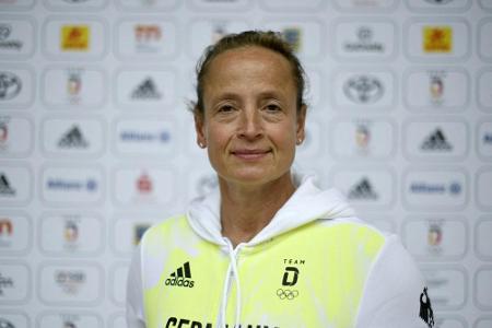 19 Stunden Flug: Dressurteam in Tokio gelandet