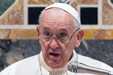 Papst Franziskus muss sich einer Darm-OP unterziehen.