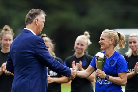 Van Gaal: Oranje-Männer können vom Frauen-Team lernen