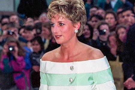 Ein Traum in Hellgrün und Weiß: Diana 1993 auf der Premiere des Films 
