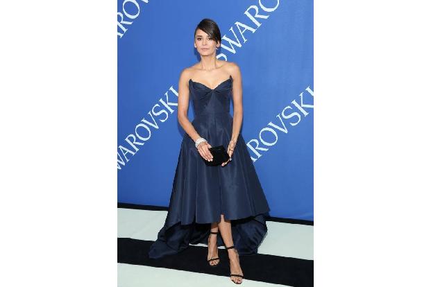 ...schon Erfahrungen mit Mobbing gemacht. 'Vampire Diaries'-Beauty Nina Dobrev wird heute als eine der schönsten Frauen der ...