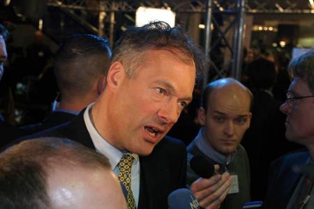 Mit ihnen zusammen machte Ronald Schill (61) das 