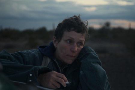 Stets auf der Suche nach dem nächsten Minijob, um sich irgendwie über Wasser zu halten, macht sie manch eine flüchtige Bekan...