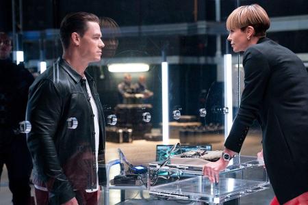 Als sie mit einem extrem gefährlichen Auftragskiller aus Doms Vergangenheit konfrontiert werden, muss er noch einmal seine C...