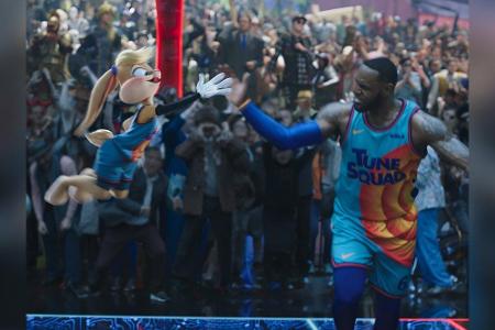 Auf dem Spielfeld bekommen es die Helden dabei mit einer nie zuvor gesehenen und scheinbar übermächtigen Truppe von professi...