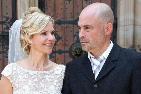 Andrea Kathrin Loewig und Andreas Thiele vor der Thomaskirche in Leipzig