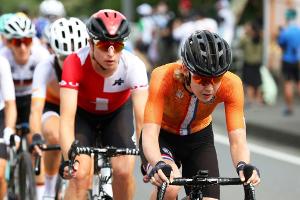 Radsport: Mitfavoritin van der Breggen beim Zeitfahr-Training vom Rad geholt