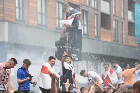 Mehrere Festnahmen nach Sturm auf Wembley