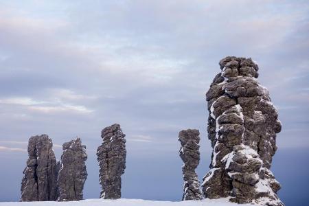 Wer auf Einsamkeit steht, ist bei den Manpupunjor-Felsen an der richtigen Adresse. In der Republik Komi, im hohen Nordwesten...