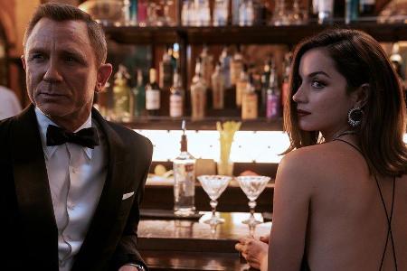 Ana de Armas mit Daniel Craig in 