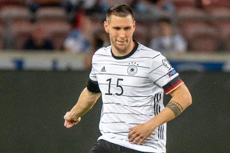 Offenbarte im Stellungsspiel leichte Schwächen und stand nicht bei jeder Flanke optimal. Verlor dafür nicht einen Zweikampf....