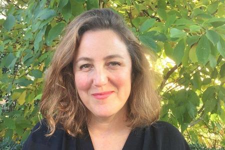 Serienmacherin Anna Winger vertieft ihr Engagement für Netflix.