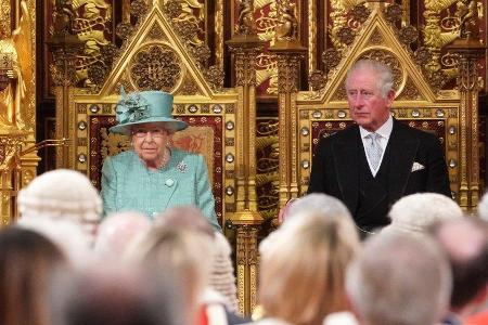 Queen Elizabeth II. und Prinz Charles im Dezember 2019.