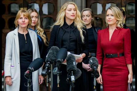 Das ehemalige Schauspieler-Ehepaar hat vor Gericht eine regelrechte Schlammschlacht veranstaltet, obwohl es vordergründig um...