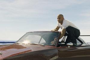"Fast & Furious 6": Dom (Vin Diesel) muss alles riskieren, um Shaw zu stoppen und sein eigenes Leben zu retten.