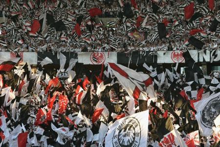 Frankfurt gegen Stuttgart und Fenerbahce vor 25.000 Fans