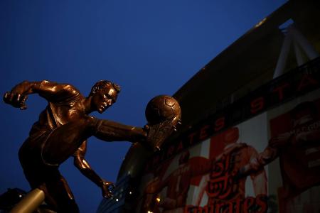 Dennis Bergkamp wird bei Arsenal neben Henry verehrt wie kaum ein anderer ihrer Generation. Der Holländer brachte einen neue...