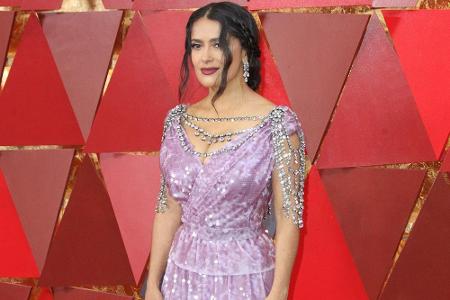 Salma Hayek glänzt für gewöhnlich auf dem roten Teppich. Doch bei der Oscar-Verleihung 2018 war die Kombination aus Paillett...