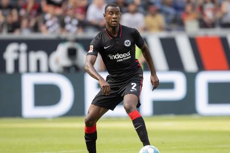 Zeigte bei den ersten Angriffen des Gegners als einziger Frankfurter ein gutes Positionsspiel und fing mehrfach brenzlige Fl...