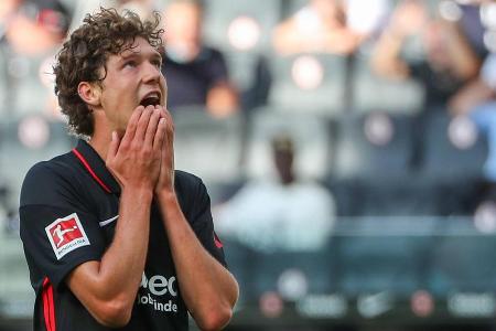 Übernahm über weite Strecken die Position des Stoßstürmers und lauerte in der Spitze auf verwertbare Zuspiele. Offenbarte zu...