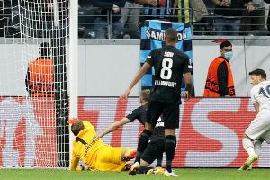 Özil verhindert Frankfurter Auftaktsieg in der Europa League