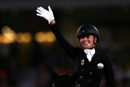 Von Bredow-Werndl gewinnt den Special - Deutschland führt