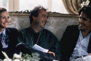 Regisseur Roger Michell (M.) mit seinen "Notting Hill"-Hauptdarstellern Julia Roberts und Hugh Grant.