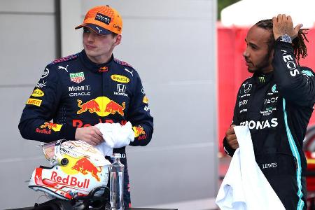 Sportlich ist das Barcelona-Rennen schnell erzählt: Obwohl er Hamilton am Start kassiert, fängt Mercedes Verstappen dank bes...