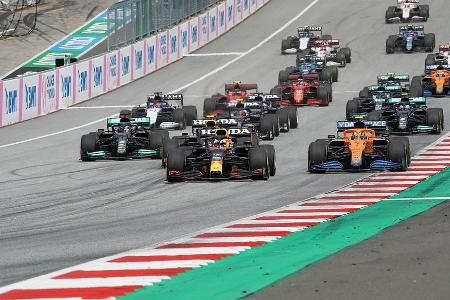 Auch das zweite Rennen in der Heimat seines Rennstalls gewinnt Verstappen, Hamilton wird nur Vierter ohne Chance auf mehr. W...