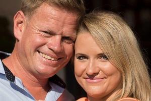 Farmer Jörn und seine Oliwia zeigen in "Nachwuchs auf den Höfen" ihren neugeborenen Sohn.