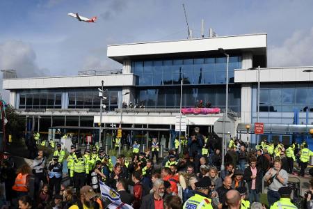 Ans Flugzeug geklebt: Haftstrafe für Paralympics-Sieger